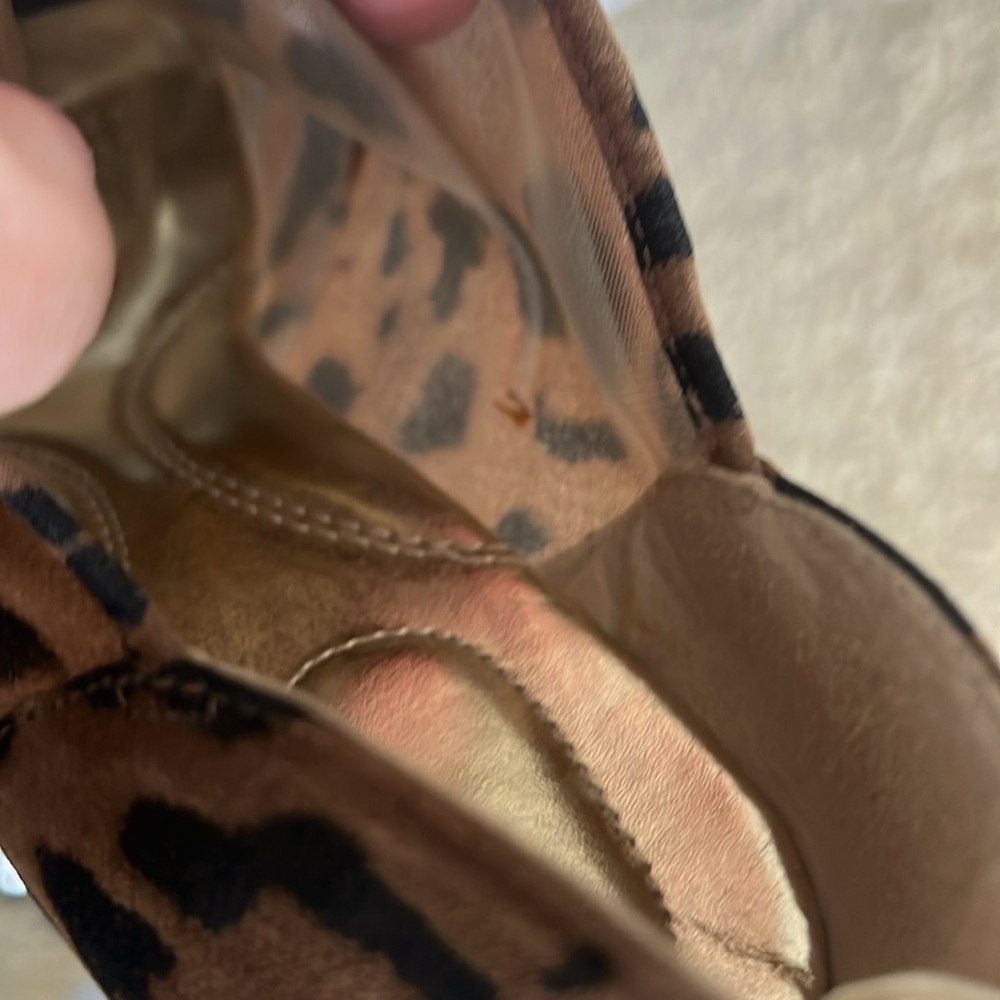 Open Toe Leopard Print Heels - Picture 10 of 10